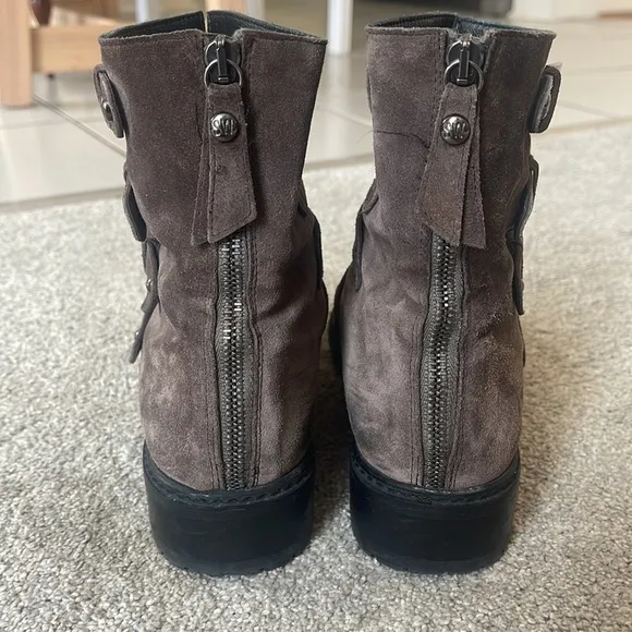 STUART Weitzman Jitter Bug Taupe Suede Buckle Moto Chunky Combat Boots EUC 6