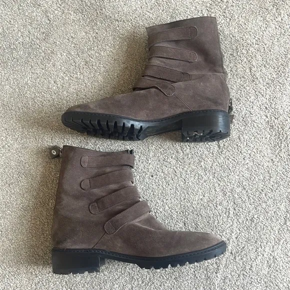 STUART Weitzman Jitter Bug Taupe Suede Buckle Moto Chunky Combat Boots EUC 6