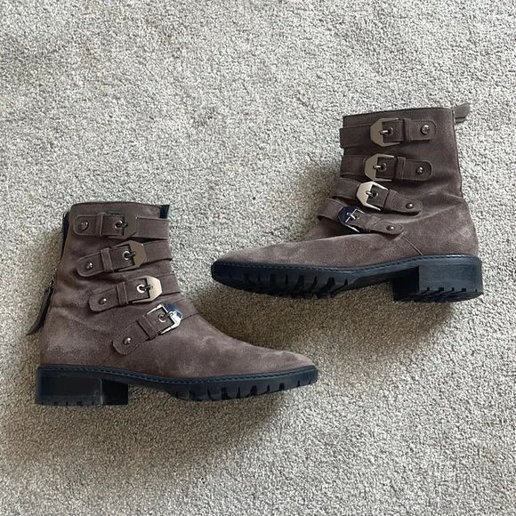 STUART Weitzman Jitter Bug Taupe Suede Buckle Moto Chunky Combat Boots EUC 6