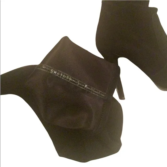 Stuart WEITZMAN suede knee high boots.