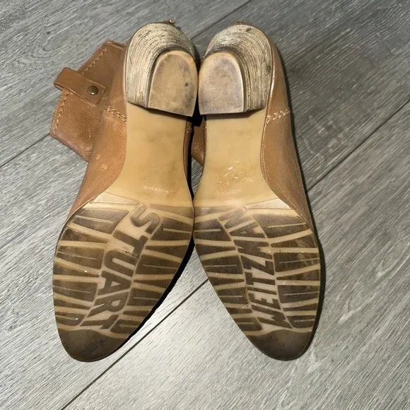 Stuart Weitzman Women Size 7.5M Studded Toe Zip‎ Back Tan Leather Ankle Bootie