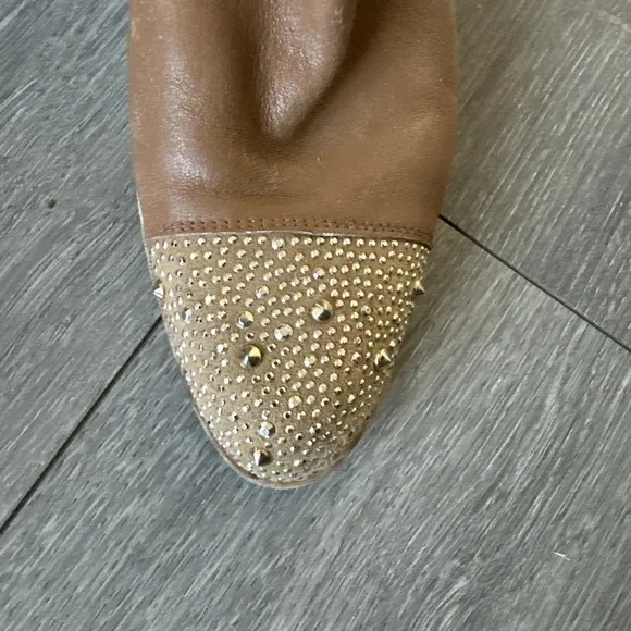 Stuart Weitzman Women Size 7.5M Studded Toe Zip‎ Back Tan Leather Ankle Bootie