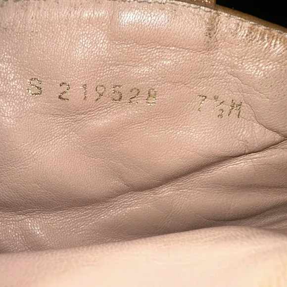 Stuart Weitzman Women Size 7.5M Studded Toe Zip‎ Back Tan Leather Ankle Bootie