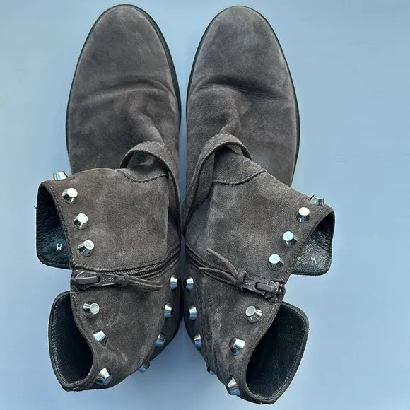 Stuart Weitzman Women's Go West Londra Gray Suede Studded Boots Size 10‎