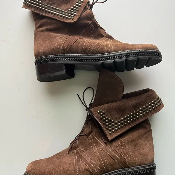 Stuart Weitzman Yadastud Brown Suede Bronze Stud Moto Ankle Boots Size 8M
