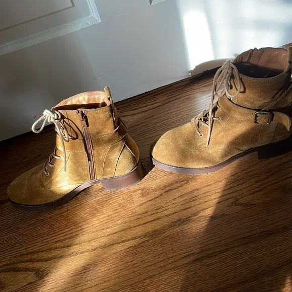 Stunning Sezane CLASSIC zip up suede hiking boots 38 💕