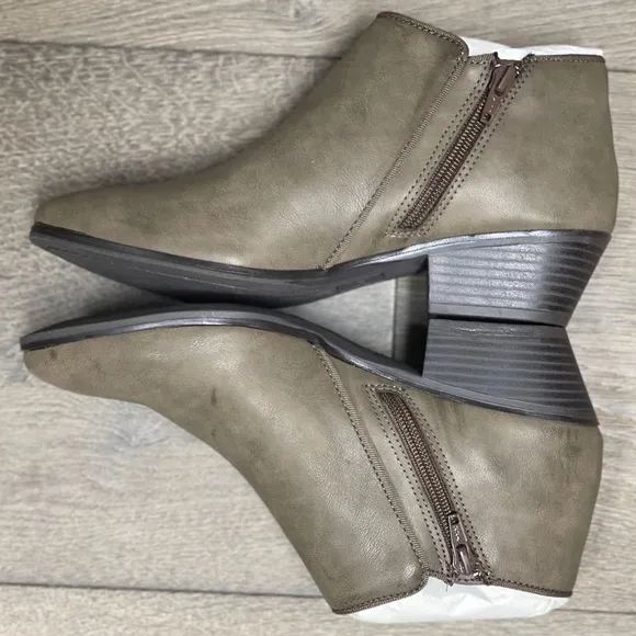 Style &amp; Co - Wileyy Ankle Booties - Size 8 - NIB