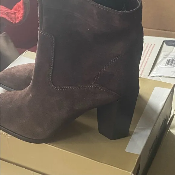 SUEDE ANKLE BOOTS NWOB