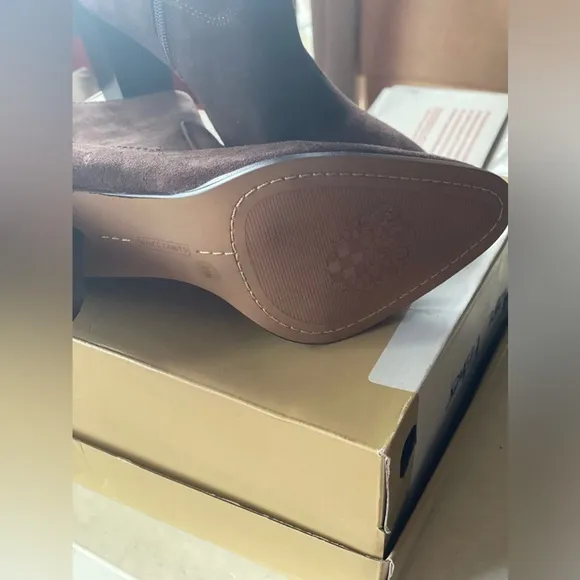 SUEDE ANKLE BOOTS NWOB