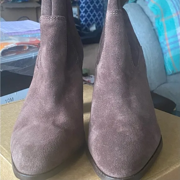 SUEDE ANKLE BOOTS NWOB