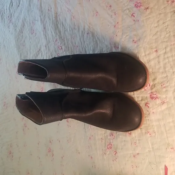 Sz 10 Women's Annie Leather Ugg Boots