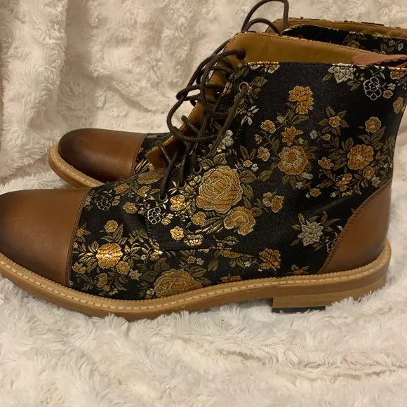 Taft Black and Brown Boots Classic Ankle-High Design