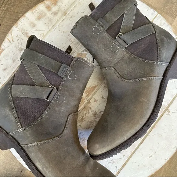 Teva Ellery Waterproof Leather Ankle Boots w/ Protalus M-100 insoles.