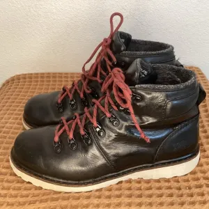 The North Face Ballard Boots Black Men’s Size‎ 8 Mountain Hiking Boots Primaloft