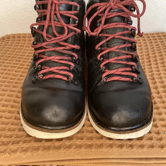 The North Face Ballard Boots Black Men’s Size‎ 8 Mountain Hiking Boots Primaloft