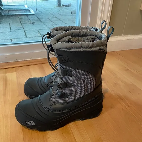 The North Face boys snow boots
