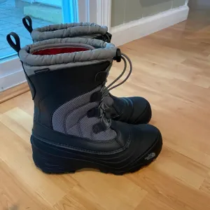 The North Face boys snow boots
