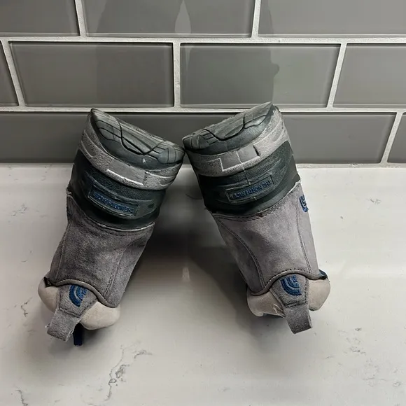 The North Face Kids (Big Kid) 4 Grey Rounded-toe Snow Boots