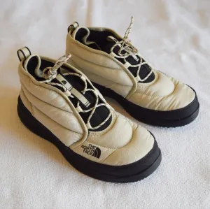The North Face NSE white/cream chukka ankle insulated boots
