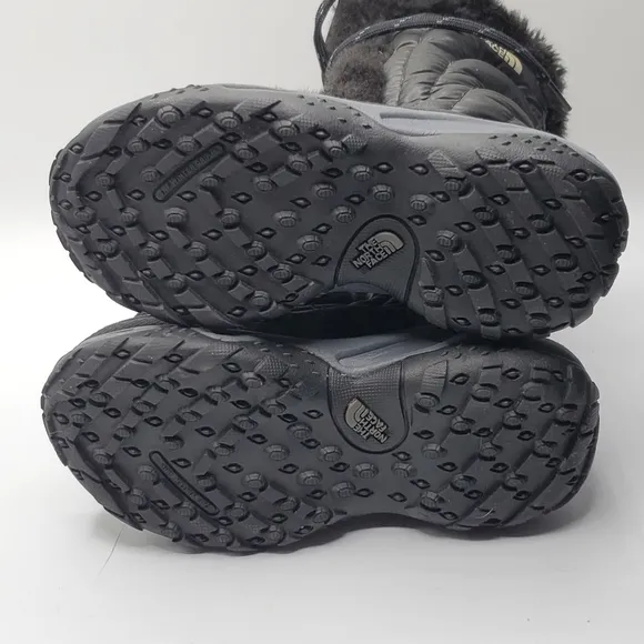 The North Face Nuptse II Fur boots size 11