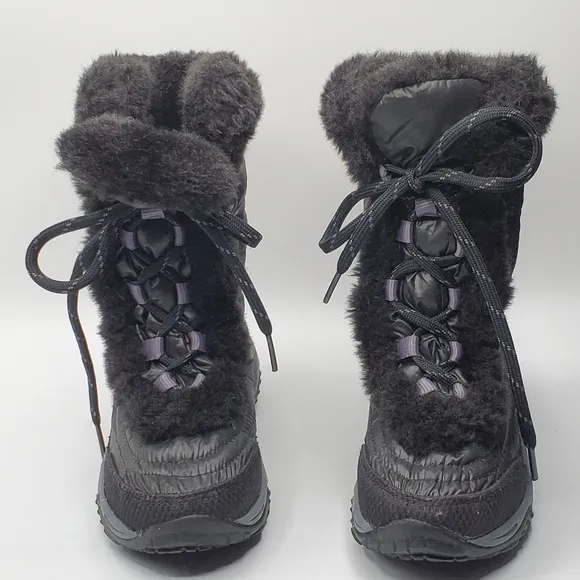 The North Face Nuptse II Fur boots size 11
