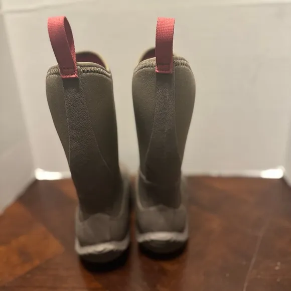 The Original Muck Boots Big Kids Hale Rain Waterproof Boots 4