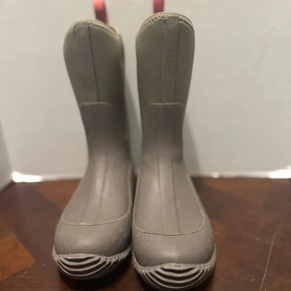 The Original Muck Boots Big Kids Hale Rain Waterproof Boots 4