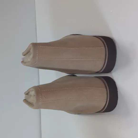 The Vermont Country Store Tan Suede Ankle Boots Size 9