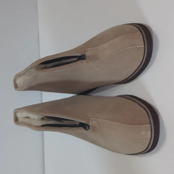The Vermont Country Store Tan Suede Ankle Boots Size 9