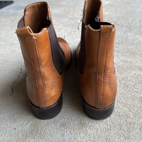 Thursday Boots mens 9.5 brown leather Chelsea boots EUC