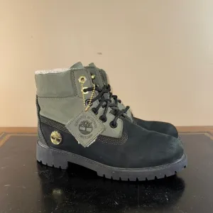 Timberland 6 inch Suede Boots Green Black Gold A2MY3-A5359 Big Kids Size 4.5Y