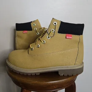 Timberland Boy's 6 inch Premium Waterproof Helcor Boots
