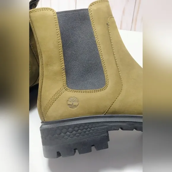 Timberland Cortina Valley Chelsea women's size 9.5 boots NEW!! 🔥