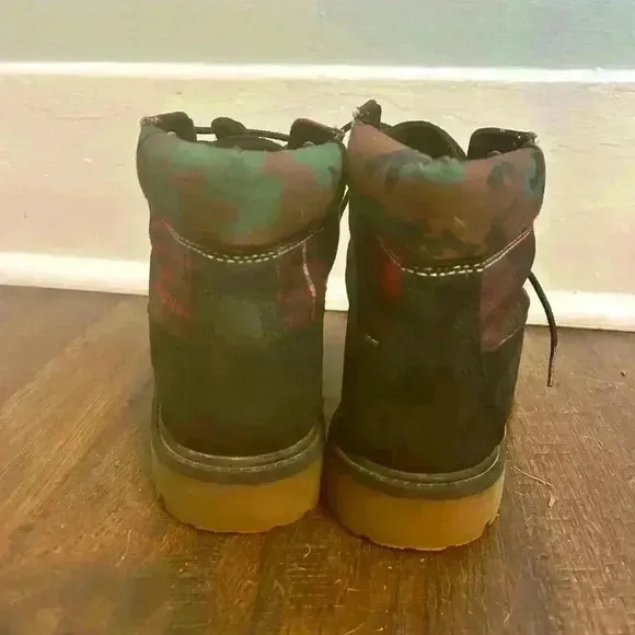 Timberland Heritage Juniors 2 WATERPROOF 6” Nubuck Black Red Plaid Camo Boots