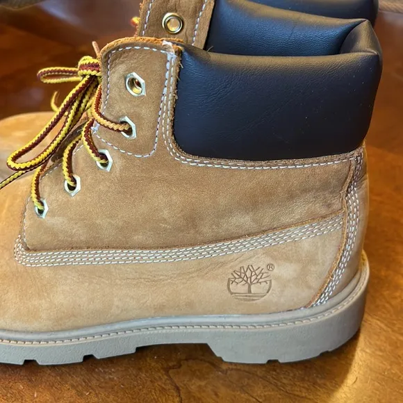 Timberland juniors boots 4.5. Waterproof boot. Wheat