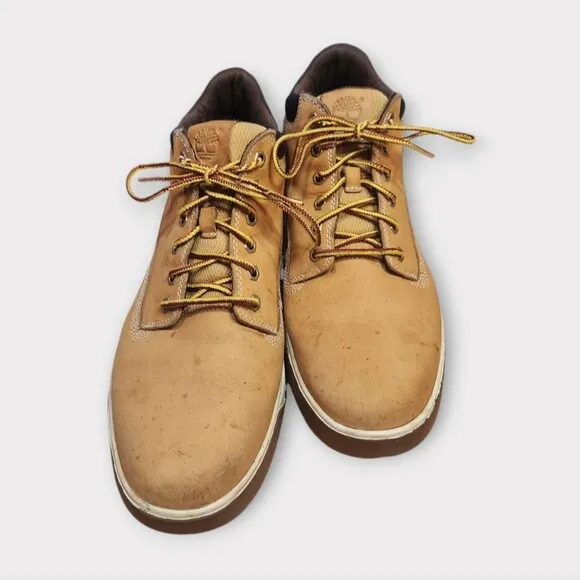 Timberland Maple Grove Leather Chukka Boots in Wheat Nubuck 10