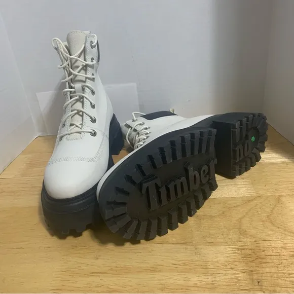 Timberland Sky 6 Inch Women's Size 10M Beige/Black Clunky Lace‎ Up Boots A5RSV