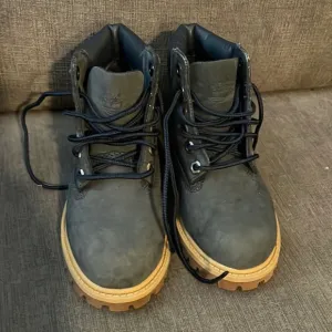 Timberland Waterproof Little Kids 6&quot; Gray/Green Suede Boots Size 9W (Toddler)