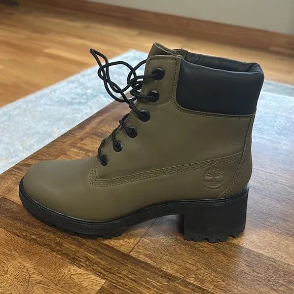TimberlandWomen's Kinsley 6 Inch Waterproof Boots size 8