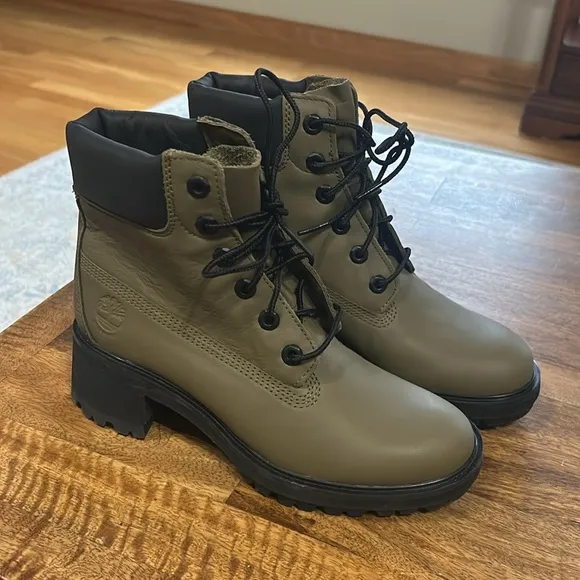 TimberlandWomen's Kinsley 6 Inch Waterproof Boots size 8