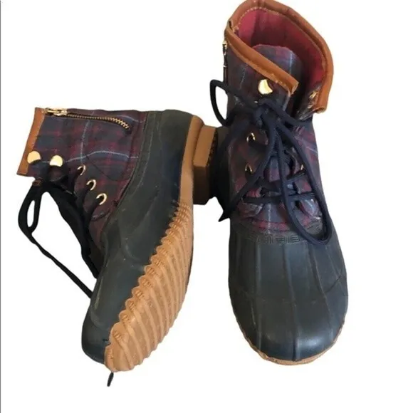 Tommy Hilfiger Roan 7 Preppy Duck Boots Leather Flannel Plaid Lace Up Rain Snow