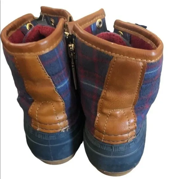 Tommy Hilfiger Roan 7 Preppy Duck Boots Leather Flannel Plaid Lace Up Rain Snow