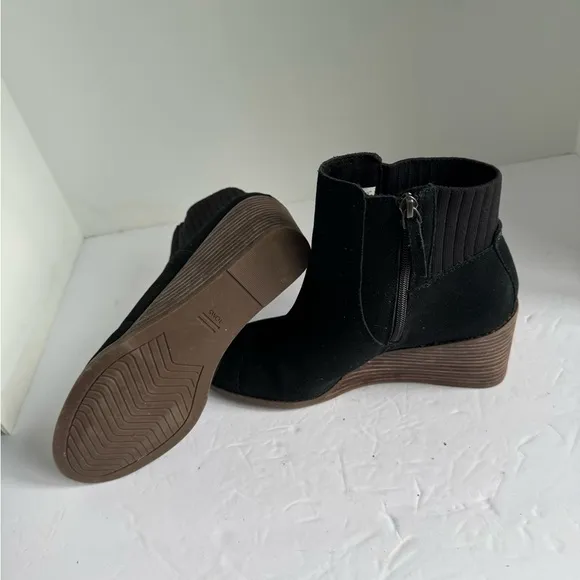 Toms Sadie Wedge Black Suede Ankle Boots Women’s Size 9