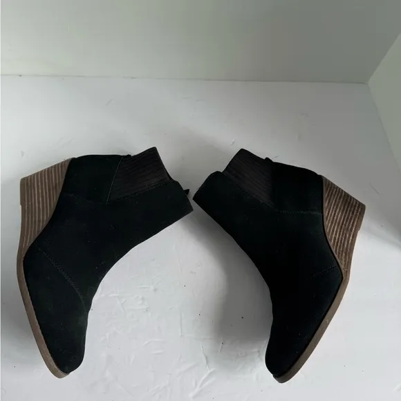 Toms Sadie Wedge Black Suede Ankle Boots Women’s Size 9