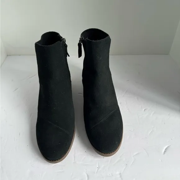 Toms Sadie Wedge Black Suede Ankle Boots Women’s Size 9