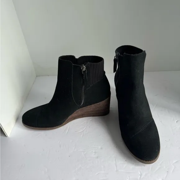 Toms Sadie Wedge Black Suede Ankle Boots Women’s Size 9