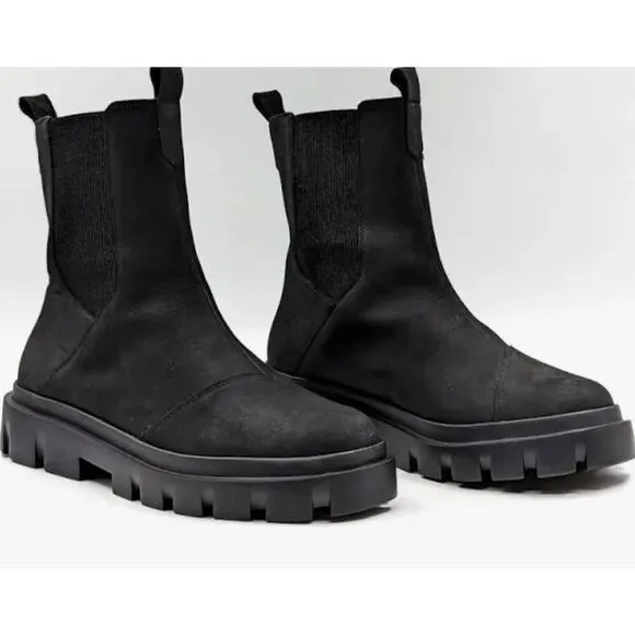 TOMS Chelsea Boots Size 10 Womens Black Leather Waterproof Lug Sole NEW
