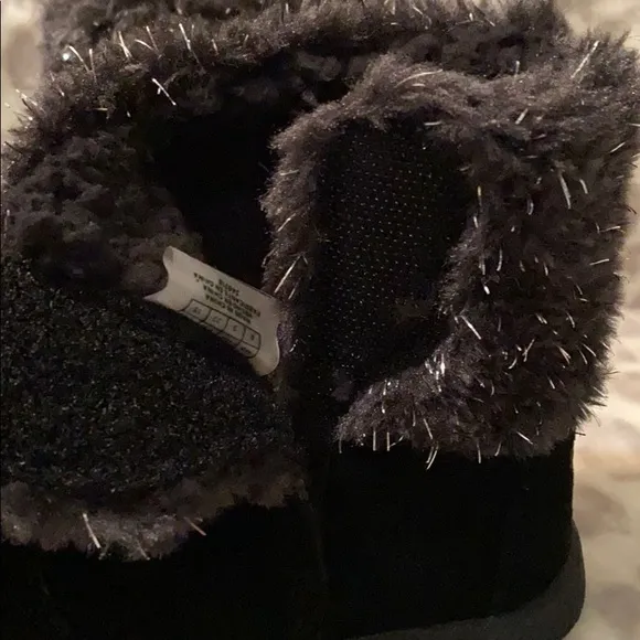 TOMS/Toddler boots/size 6