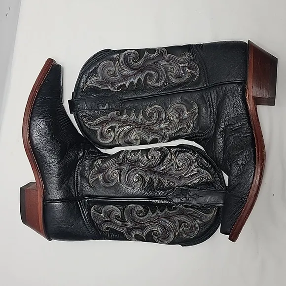 Tony Lama Women's Boots Black Point w/ Multicolor‎ Stitch Upper TL4277  Size 6