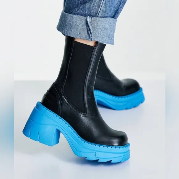 TOPSHOP Haiti Chunky Heel Platform Chelsea Boots in Black and Blue 7